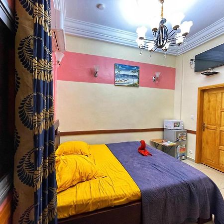 Chambre Meublee Biyem Assi Tkc Yaoundé Екстериор снимка