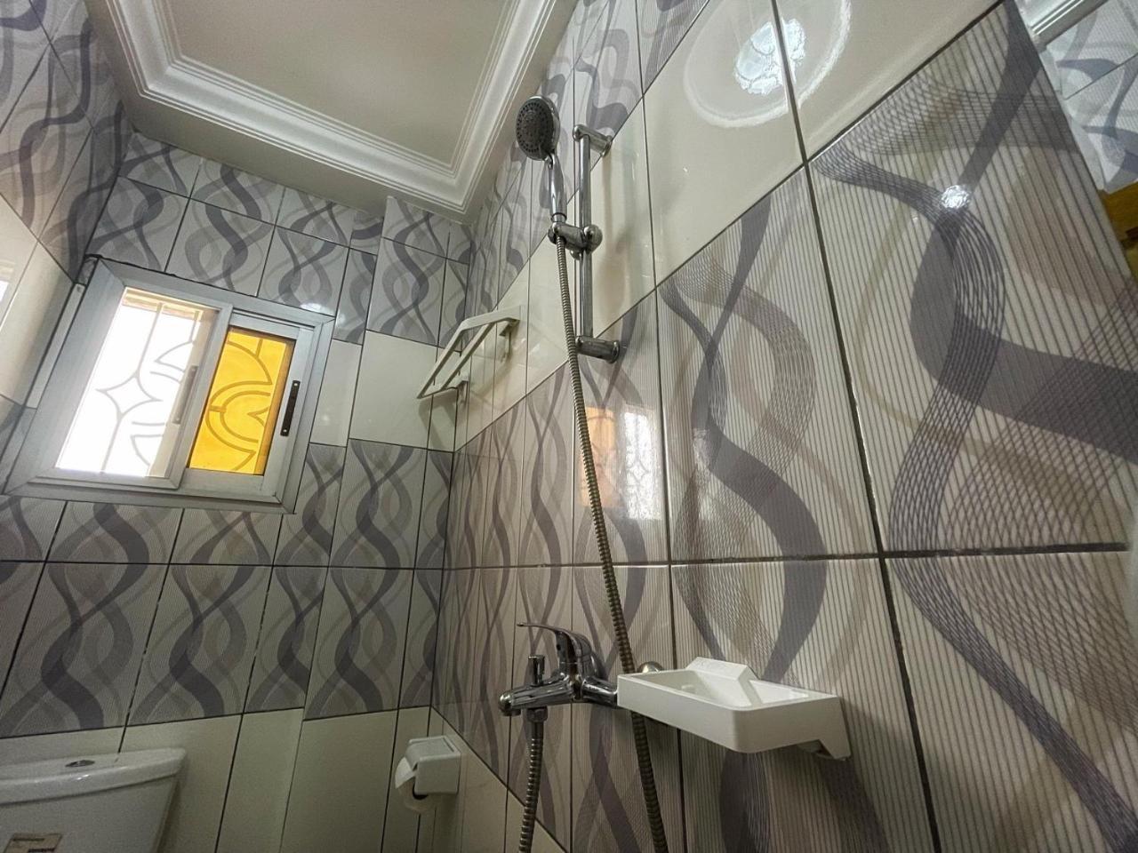 Chambre Meublee Biyem Assi Tkc Yaoundé Екстериор снимка